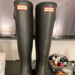 HUNTER Tall Rain boots